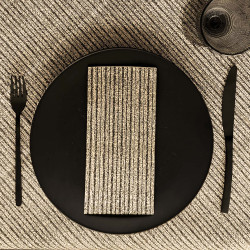 STRIA Natural Tovagliolo 40x44 piega verticale (nocciola) STRIA Natural Tovagliolo 40x44 piega verticale (nocciola)